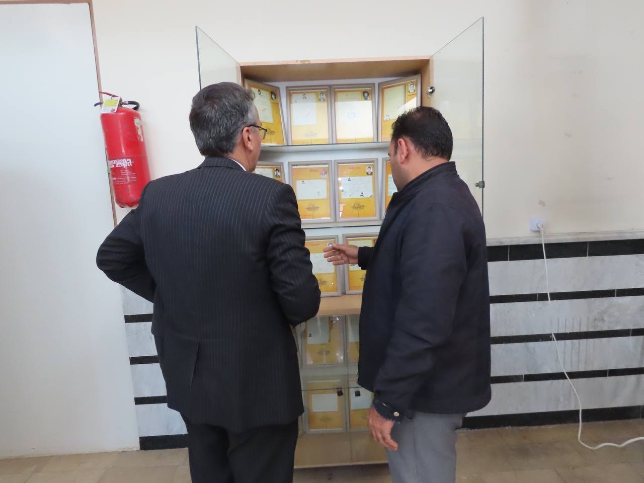 بازدید سرزده سعید شکورزاده فرماندار چایپاره از اداره ثبت احوال شهرستان