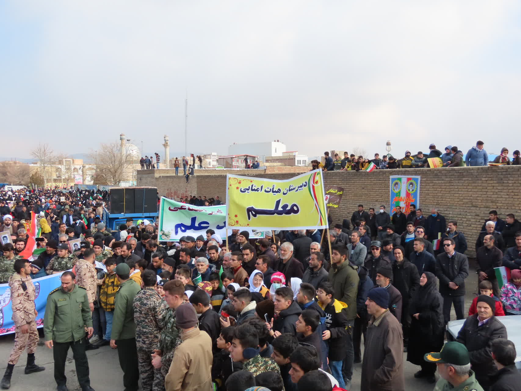 همزمان با سراسر کشور ، راهپیمایی یوم الله 22 بهمن مردم شهرستان چایپاره