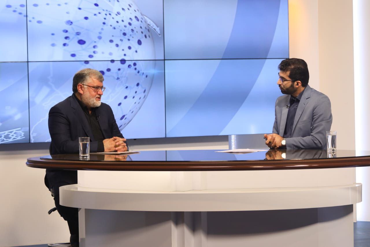 حضور محمدصادق معتمدیان استاندار آذربایجانغربی در برنامه زنده تلویزیونی گفتگوی ویژه خبری/ صدا و سیمای مرکز استان