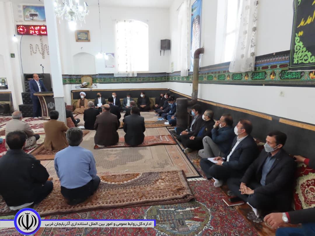 بازدید فرماندار و جمعی از مسئولان شهرستان از روستاهای بخش مرکزی شهرستان چایپاره