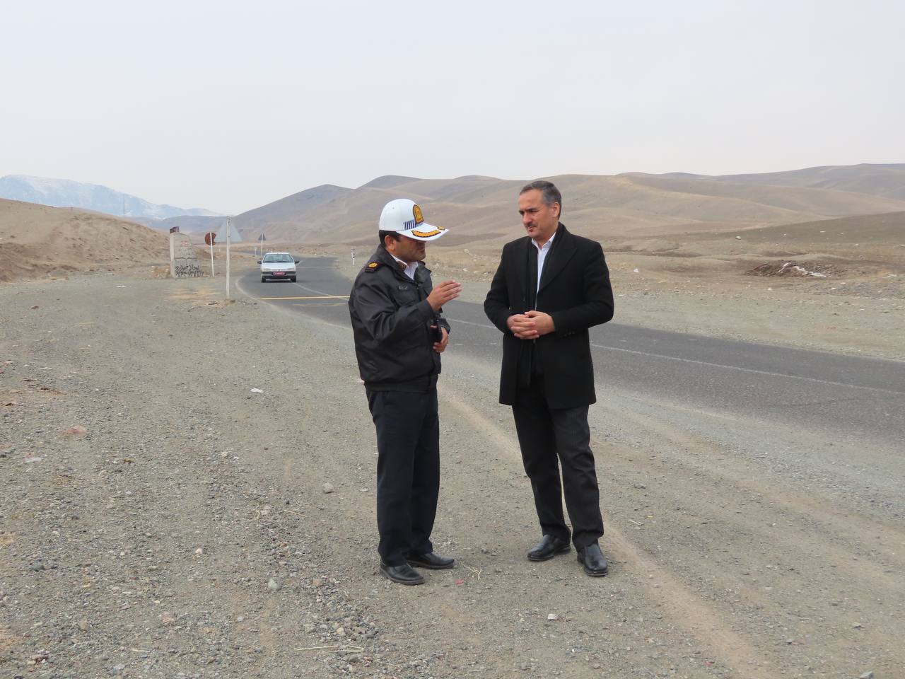 بازدید فرماندار و فرمانده پلیس راه شهرستان چایپاره از نقطه حادثه خیز روستای علی آباد