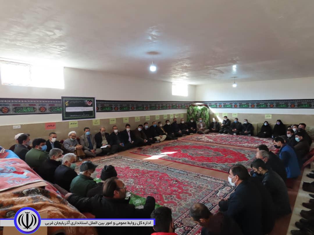 برگزاری میز خدمت جهادی به مناسبت دهه فجر و چهل و سومین سالگرد پیروزی انقلاب اسلامی