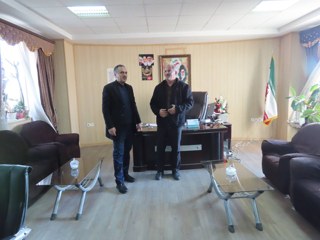 بازدید سرزده سعید شکورزاده فرماندار چایپاره از بخشداری مرکزی