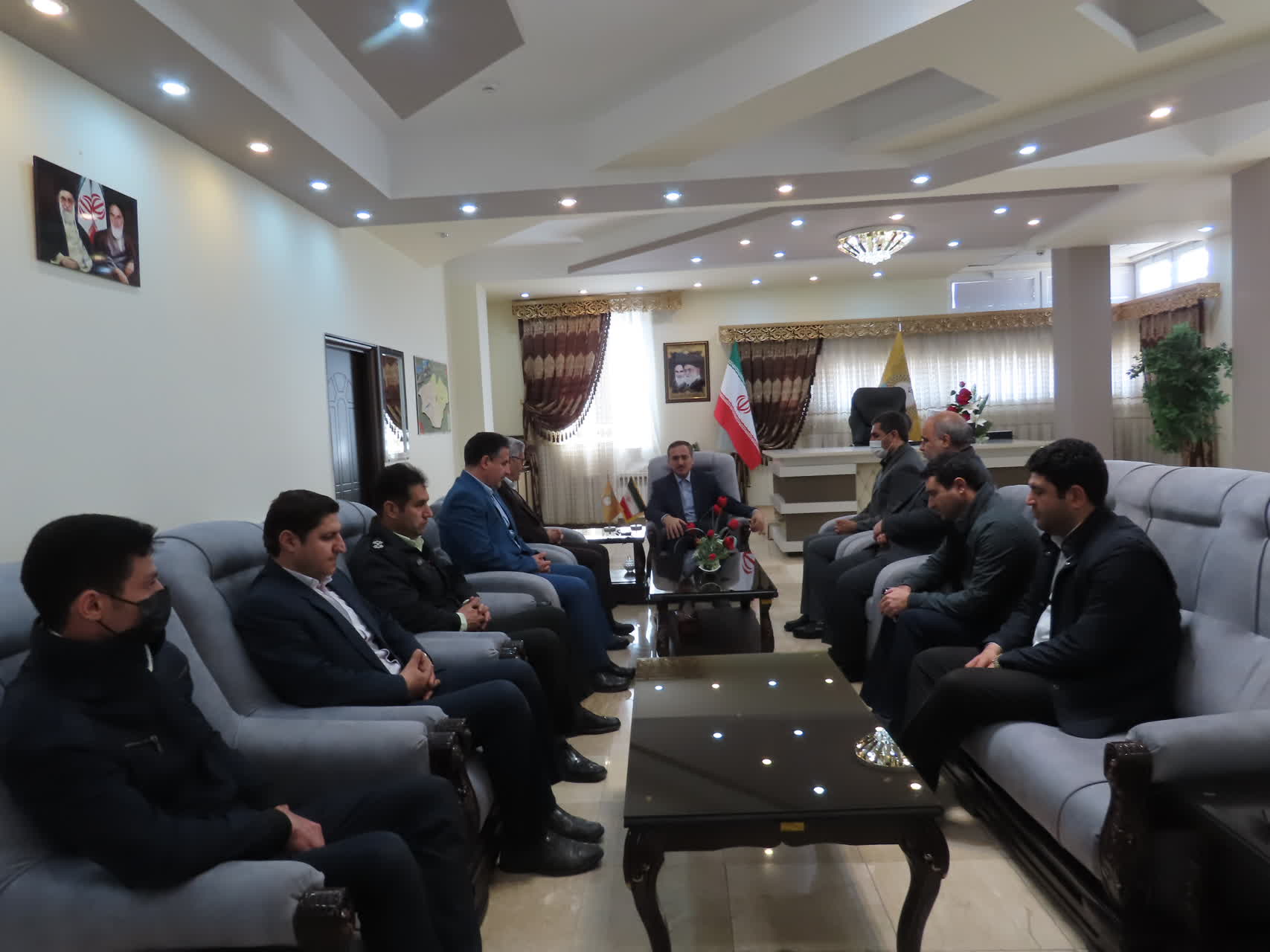 دیدار نوروزی کارکنان فرمانداری چایپاره با مقام عالی دولت