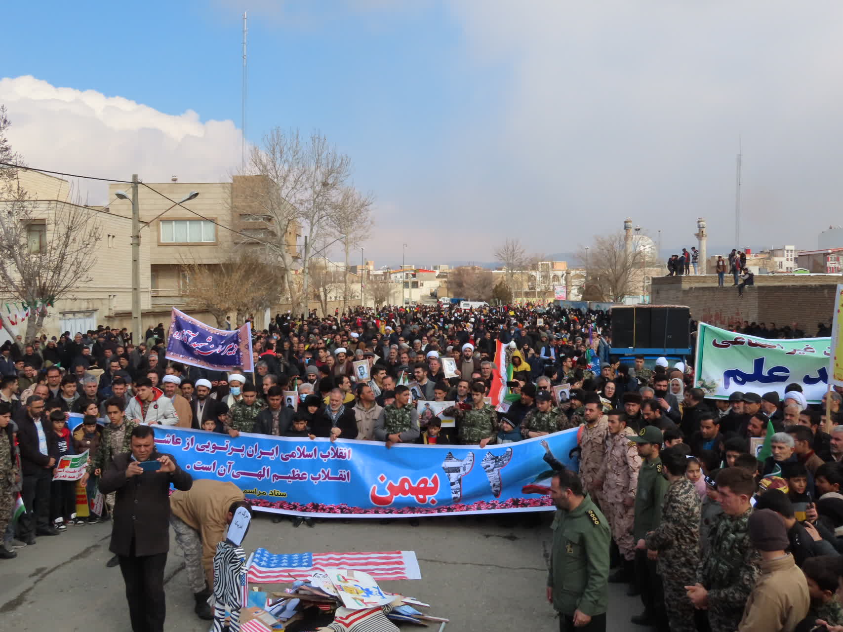 همزمان با سراسر کشور ، راهپیمایی یوم الله 22 بهمن مردم شهرستان چایپاره