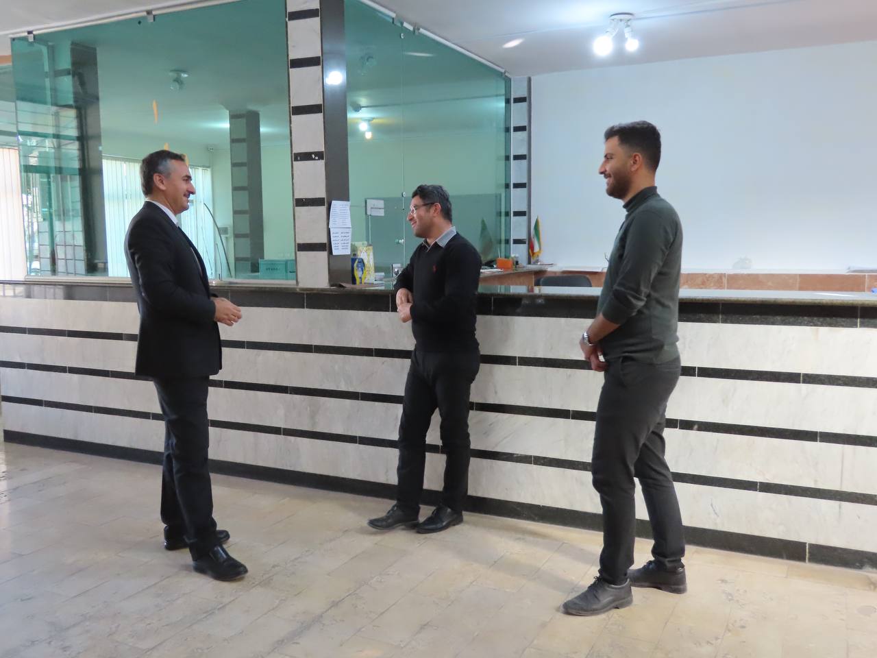 بازدید سرزده سعید شکورزاده فرماندار چایپاره از اداره ثبت احوال شهرستان