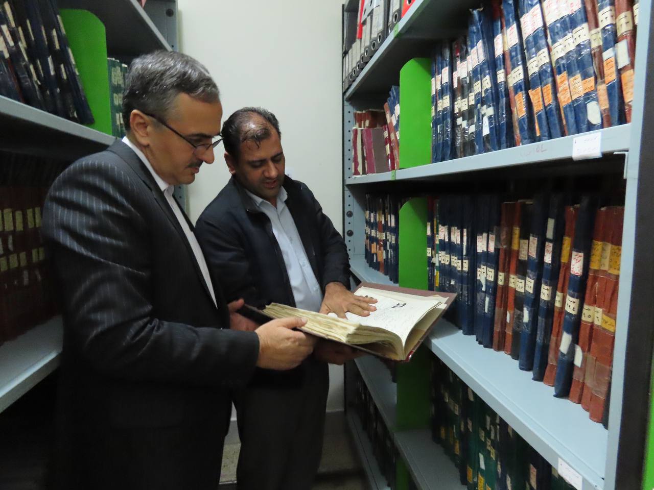 بازدید سرزده سعید شکورزاده فرماندار چایپاره از اداره ثبت احوال شهرستان