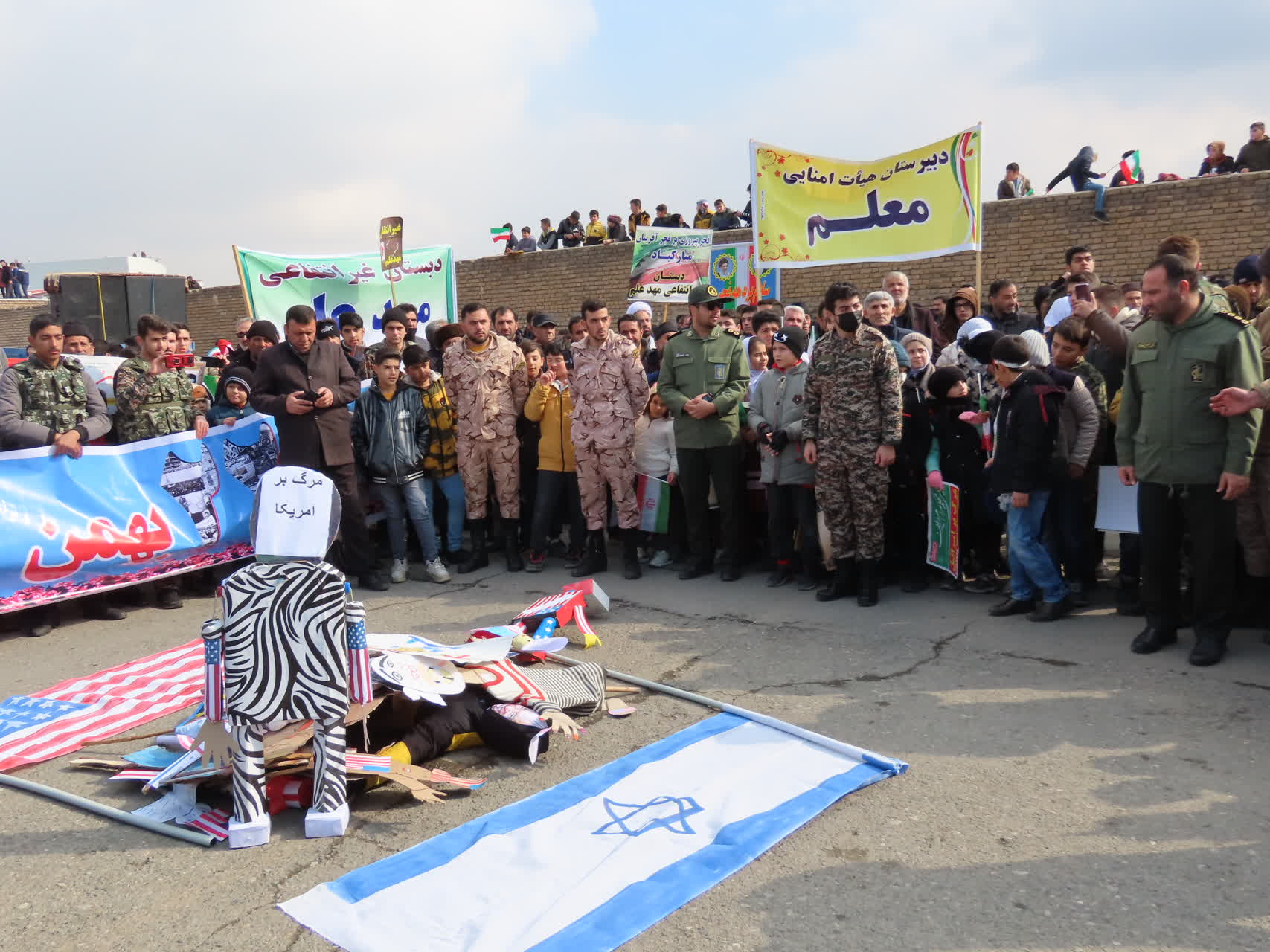 همزمان با سراسر کشور ، راهپیمایی یوم الله 22 بهمن مردم شهرستان چایپاره