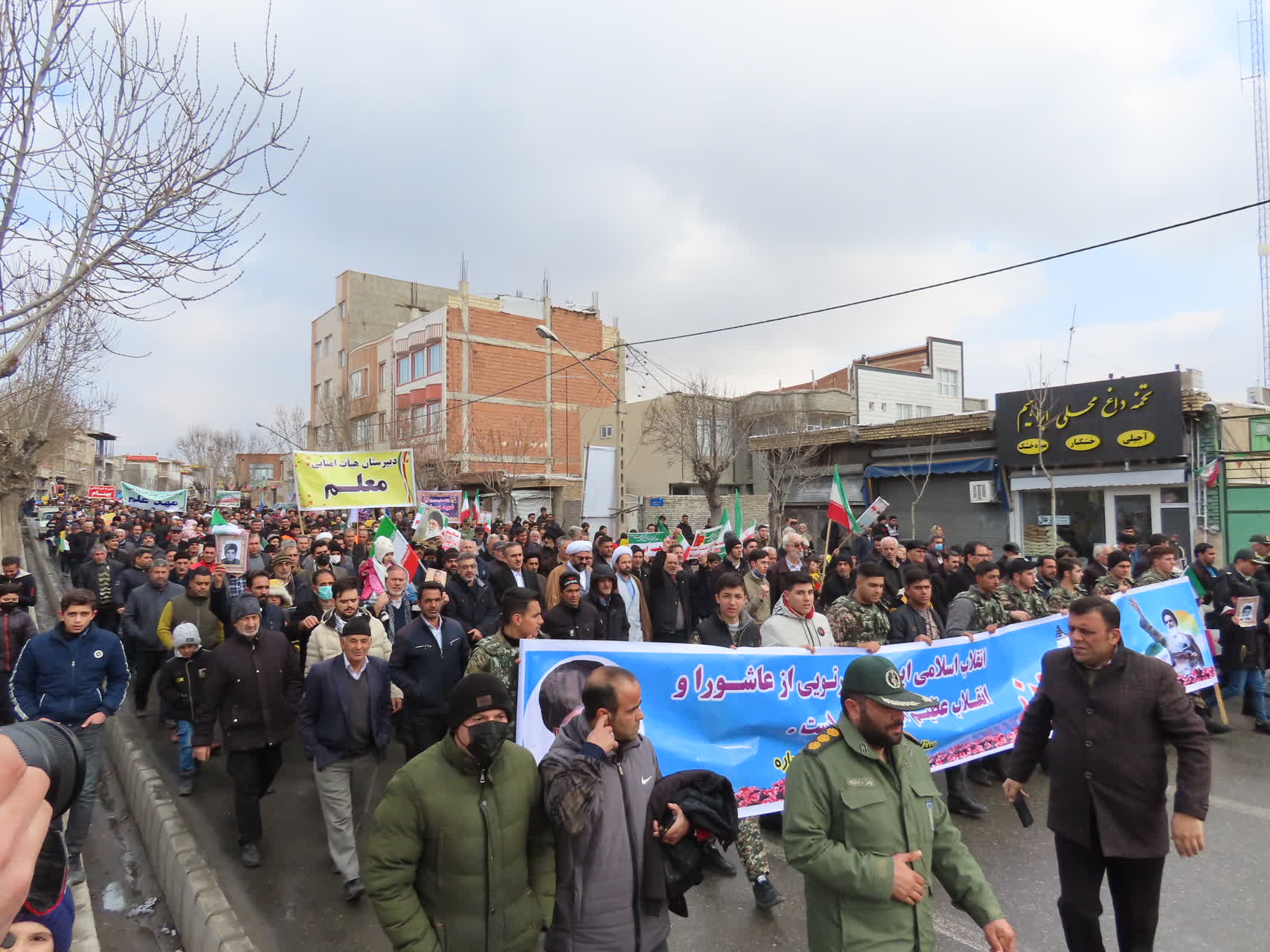 همزمان با سراسر کشور ، راهپیمایی یوم الله 22 بهمن مردم شهرستان چایپاره