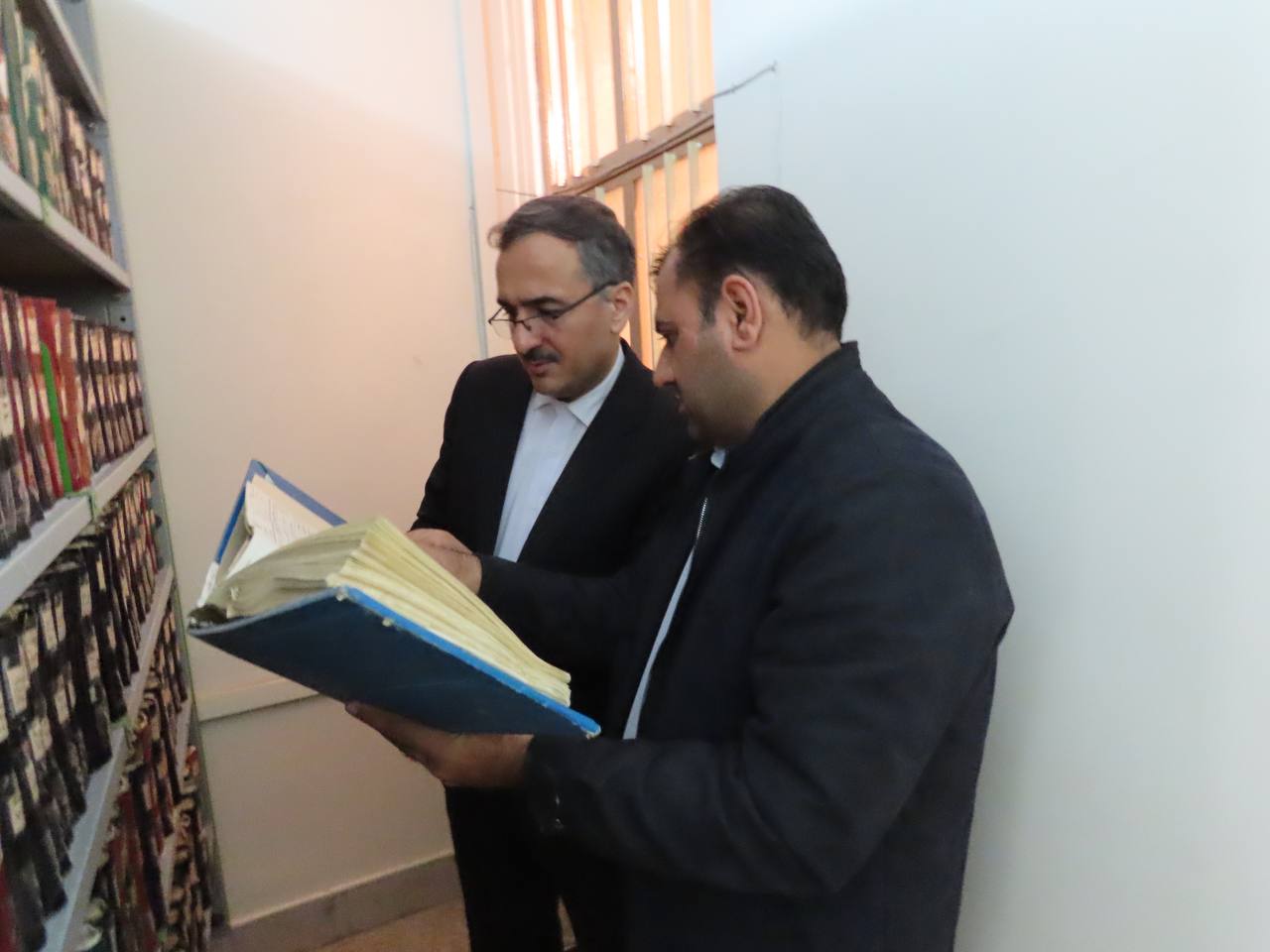 بازدید سرزده سعید شکورزاده فرماندار چایپاره از اداره ثبت احوال شهرستان