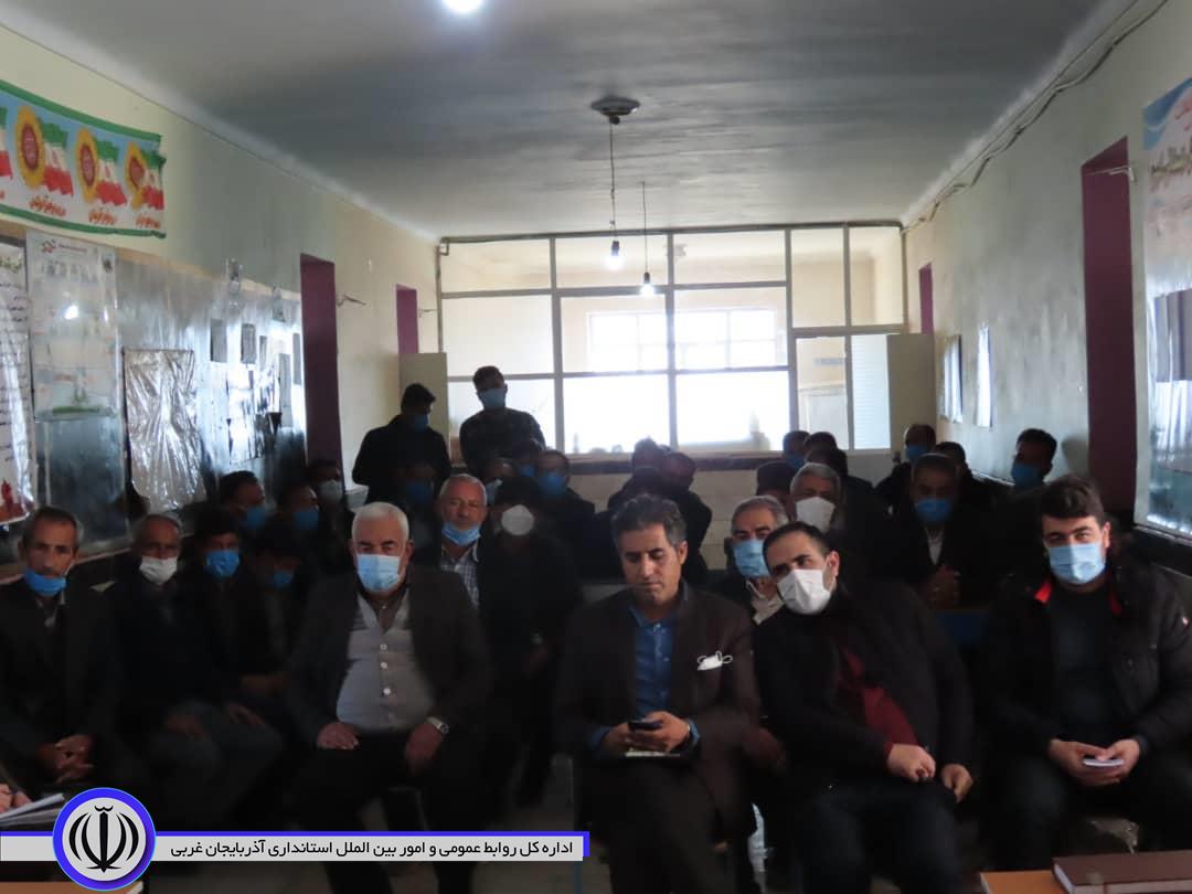 بازدید فرماندار و جمعی از مسئولان شهرستان از روستاهای بخش حاجیلار شهرستان چایپاره