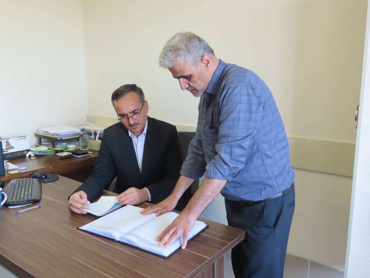 بازدید سرزده سعید شکورزاده فرماندار چایپاره از اداره صنعت ، معدن و تجارت شهرستان