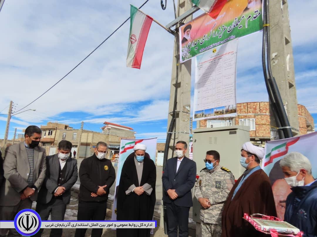 آئین افتتاح توسعه و احداث شبکه برق در سطح شهرستان برگزار شد.