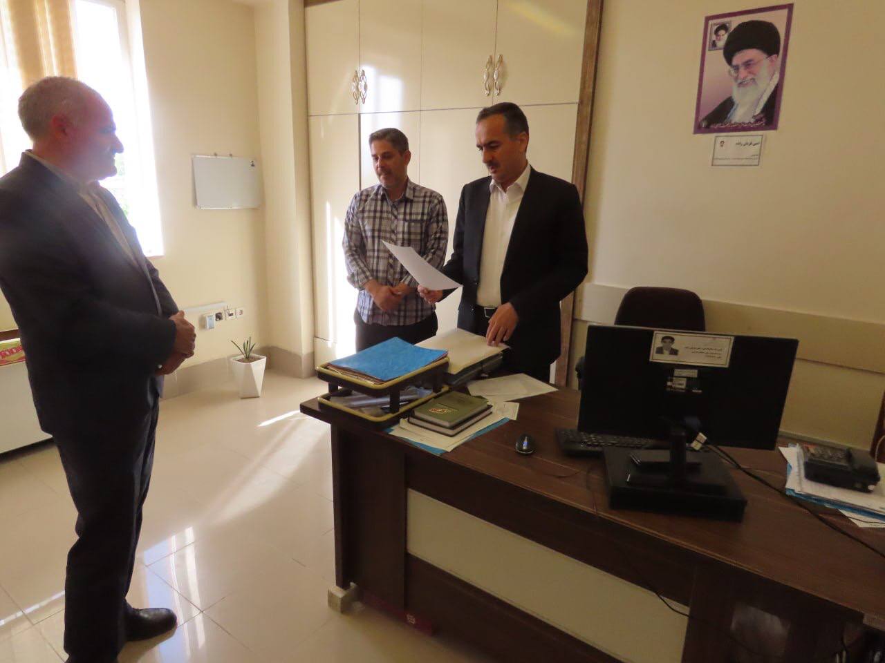 بازدید سرزده سعید شکورزاده فرماندار چایپاره از اداره صنعت ، معدن و تجارت شهرستان