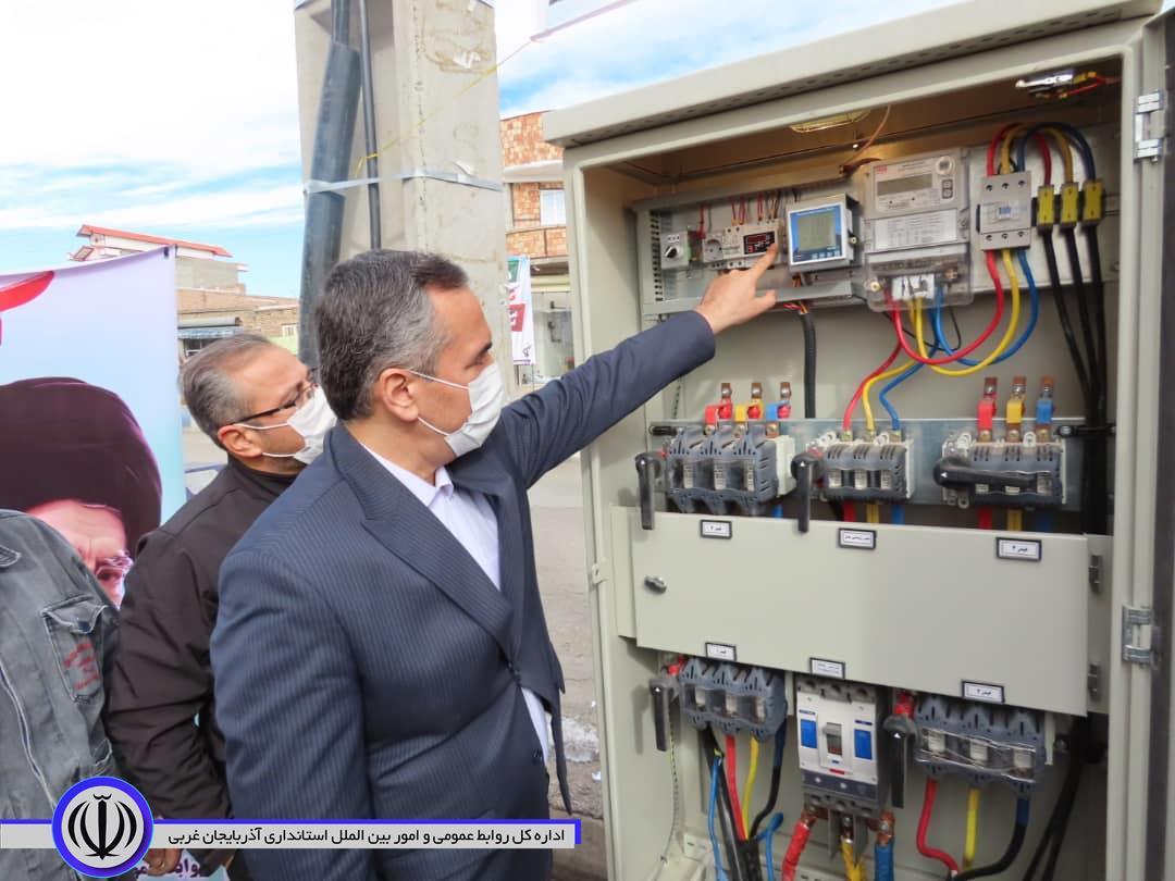 آئین افتتاح توسعه و احداث شبکه برق در سطح شهرستان برگزار شد.