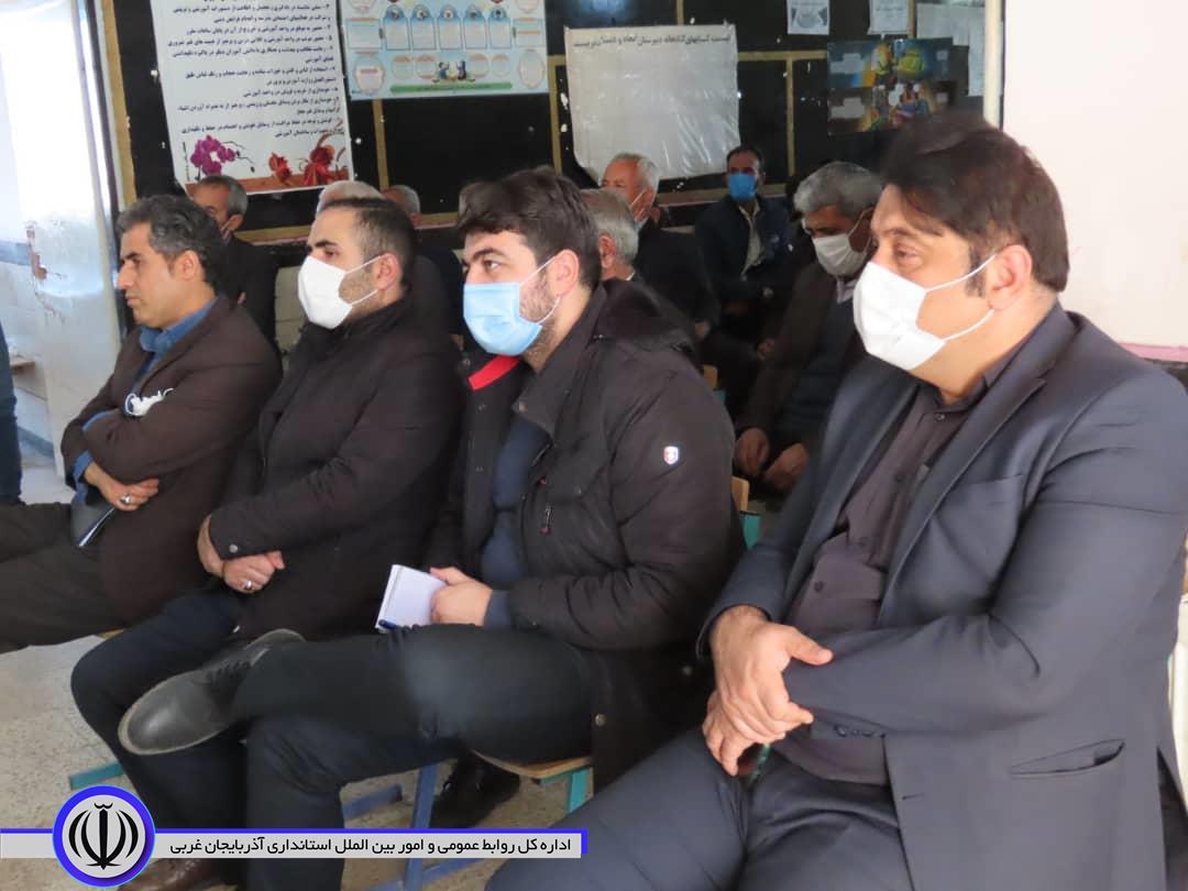 بازدید فرماندار و جمعی از مسئولان شهرستان از روستاهای بخش حاجیلار شهرستان چایپاره