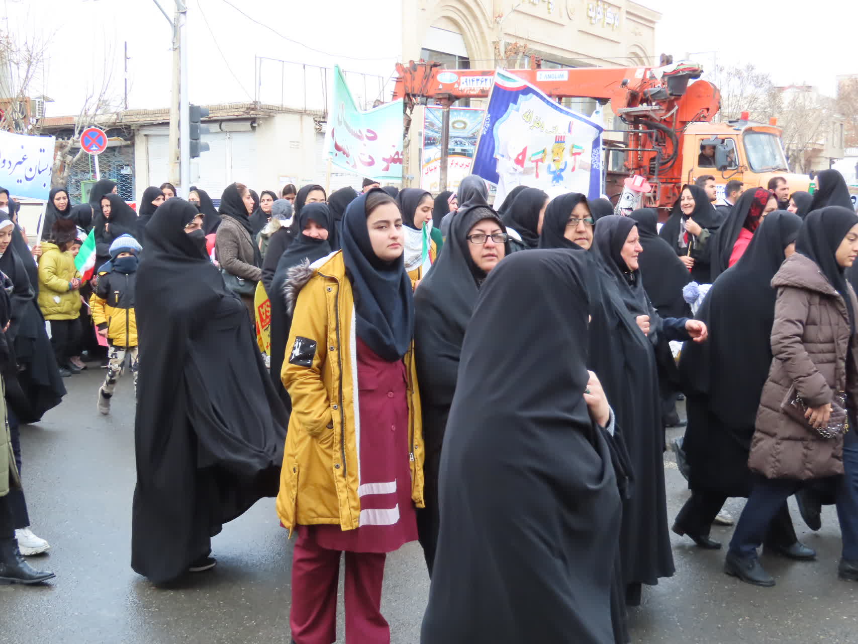 همزمان با سراسر کشور ، راهپیمایی یوم الله 22 بهمن مردم شهرستان چایپاره