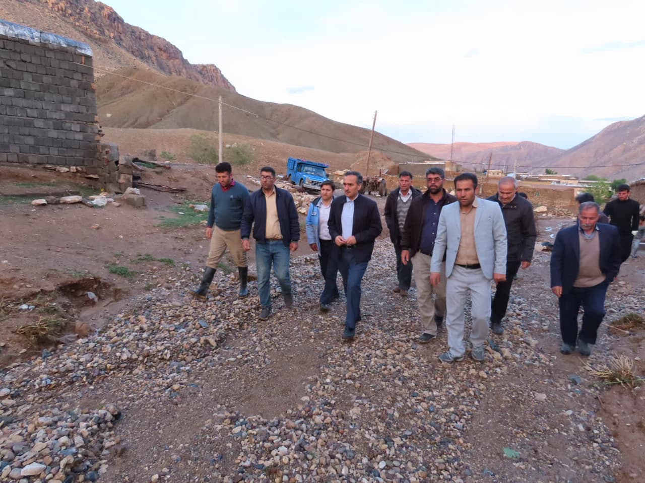 بازدید میدانی فرماندار از نقاط سیل زده شهرستان چایپاره