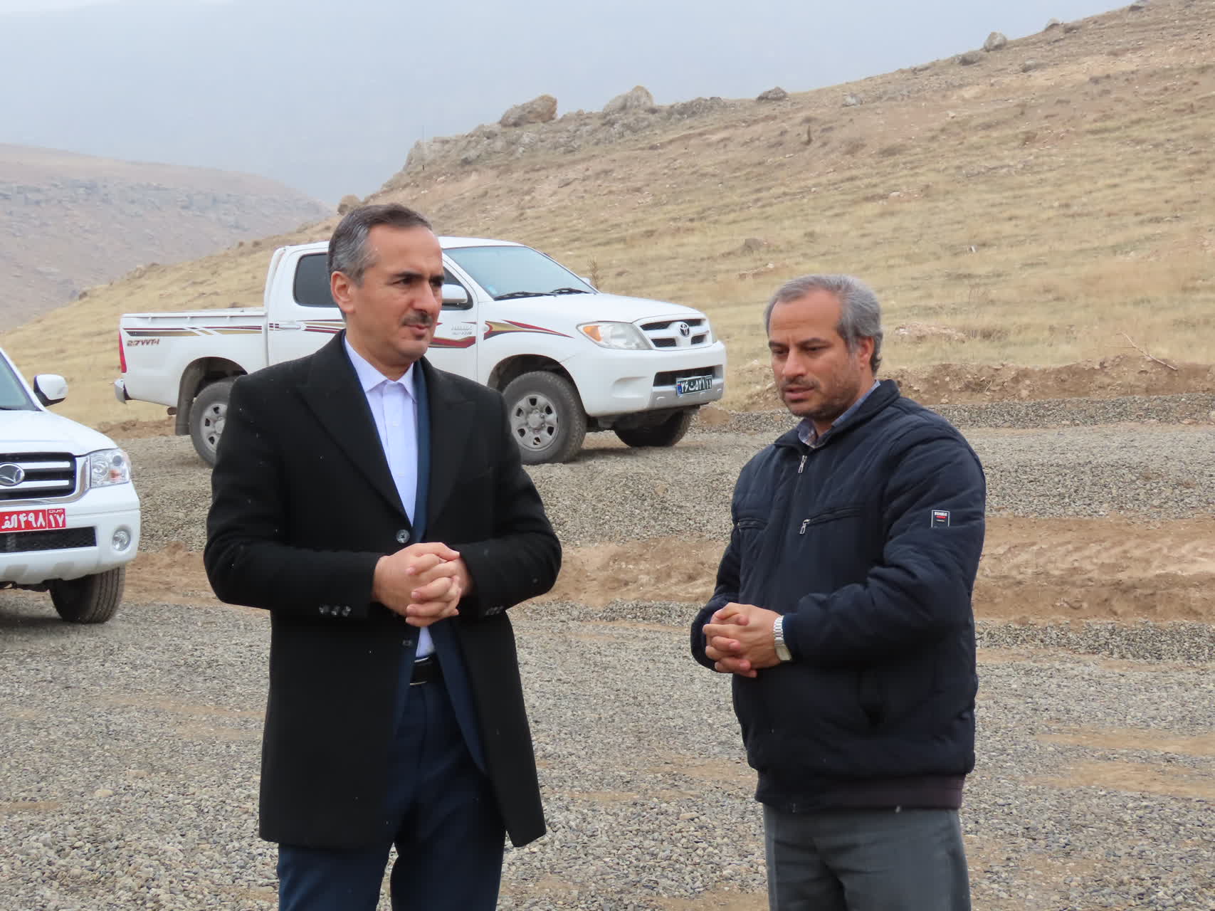 بازدید میدانی فرماندار شهرستان چایپاره از روند بهسازی و آماده سازی مزار شهید گمنام