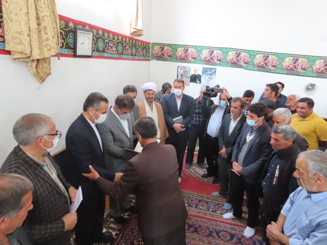 بازدید فرماندار و نماینده محترم شهرستان های خوی و چایپاره در مجلس شورای اسلامی از تعدادی از روستاهای بخش مرکزی شهرستان چایپاره
