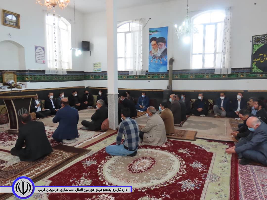 بازدید فرماندار و جمعی از مسئولان شهرستان از روستاهای بخش مرکزی شهرستان چایپاره